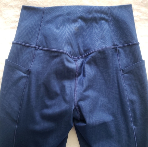 Athleta SALUTATION STASH POCKET II 7/8 TIGHT sz S - Picture 6 of 7